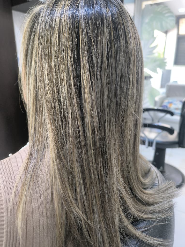 Iluminaciones en cabello largo