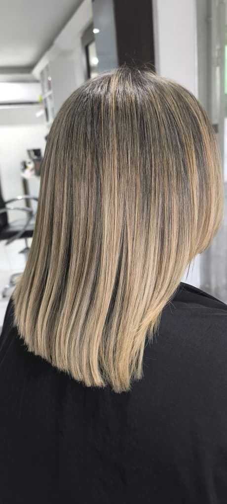 Alisado profesional con acabado liso