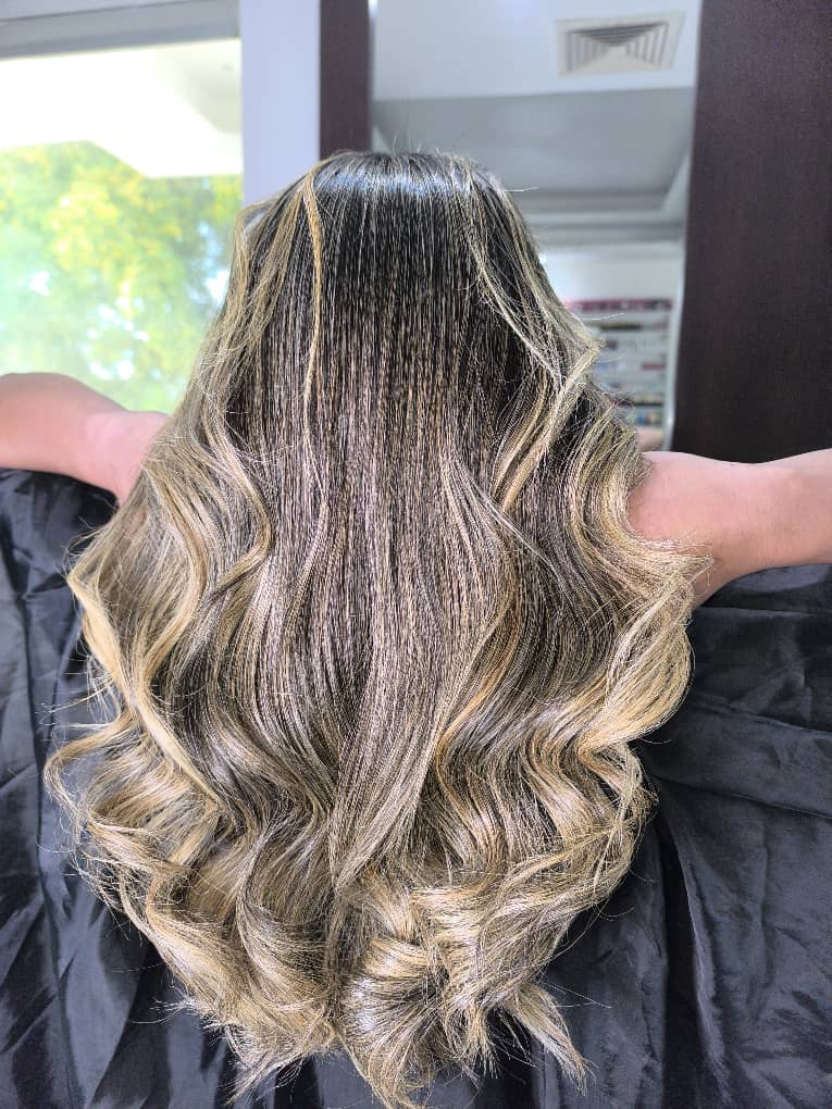 Balayage en cabello extra largo
