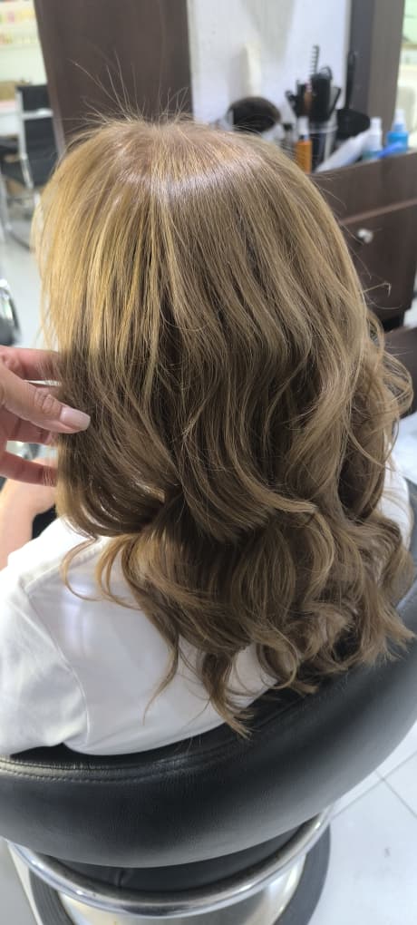 Trabajo de color realizado en Dayana Athelier 18